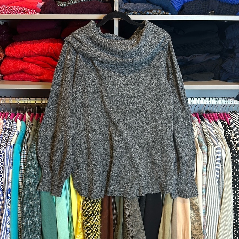 Unbranded gray long sleeve turtleneck sweater size XL